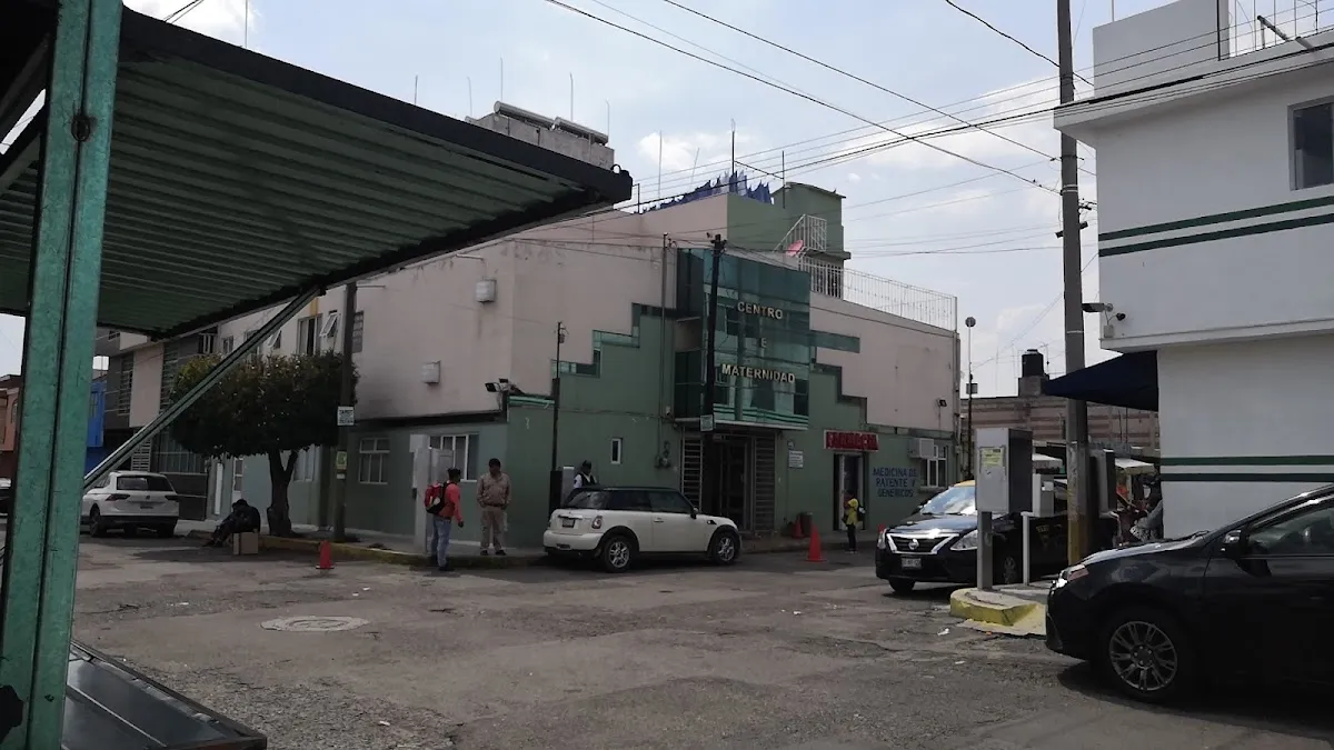Foto 2 de Centro de Maternidad, por Luis Ortiz