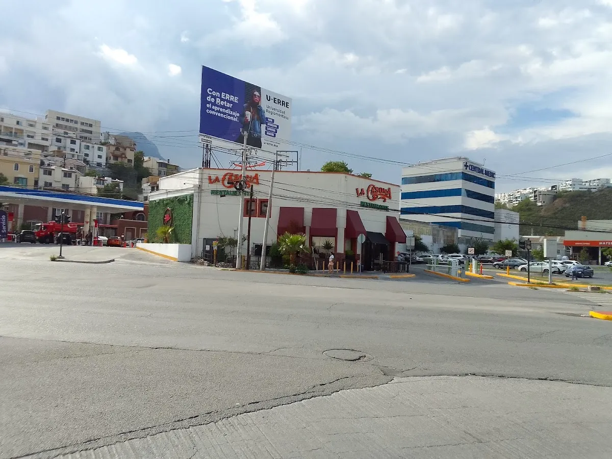 Foto 2 de Central Medic Monterrey, por Roberto Treviño