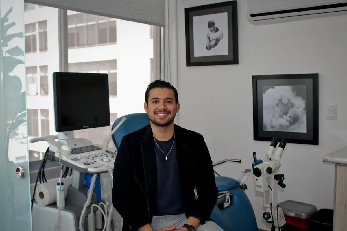 Foto 3 de Dr. Moisés Aguilar, por Dr Moisés Aguilar Ginecólogo Obstetra y Colposcopista