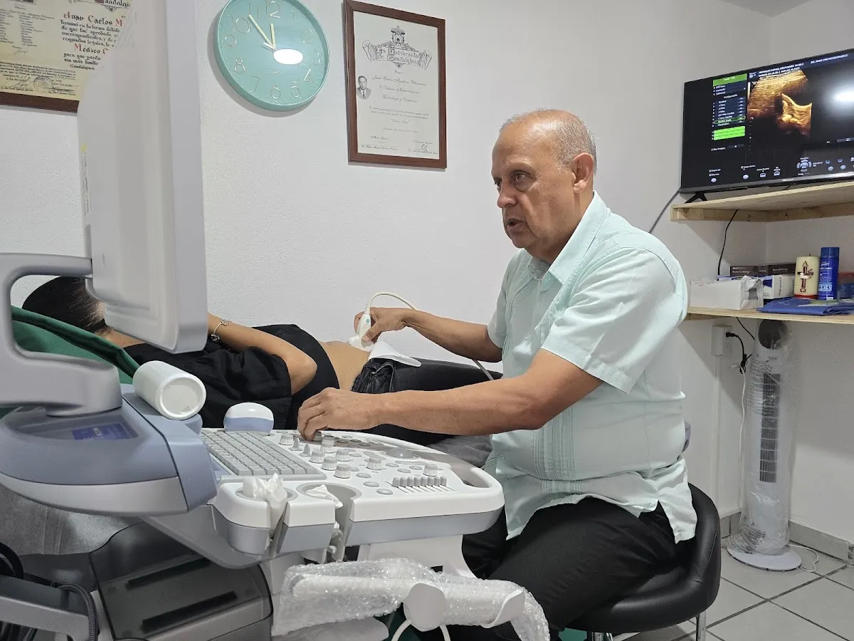 Foto 4 de Dr. Juan Carlos Mendoza Villanueva, por Ginecologia y Obstetricia Dr Juan Carlos Mendoza Villanueva