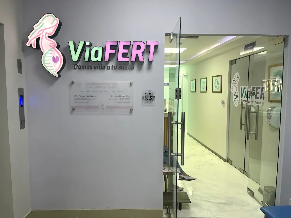 Foto 1 de Dr. Miguel López Rioja, por Dr. Miguel López Rioja - Clínica de Fertilidad