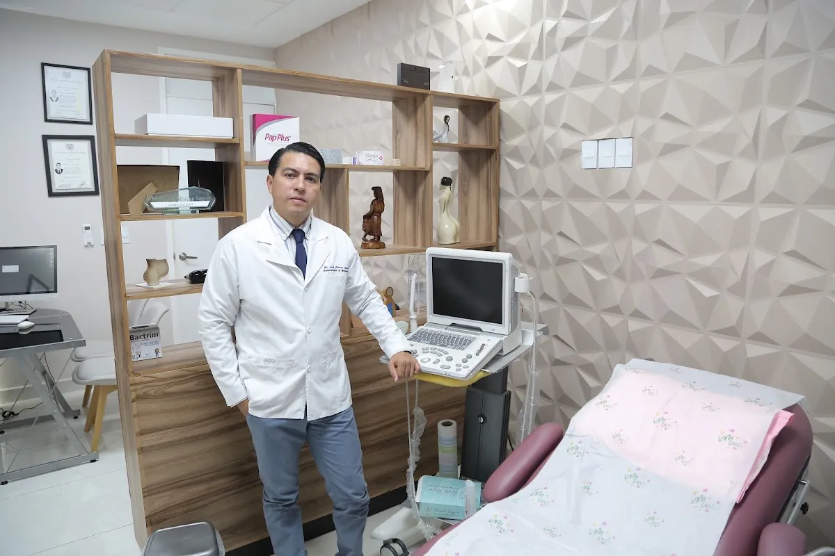 Foto 2 de Dr. José Alberto Moreno Suárez, por Dr. José Alberto Moreno Suárez | Ginecólogo Obstetra en Tuxtla Gutiérrez