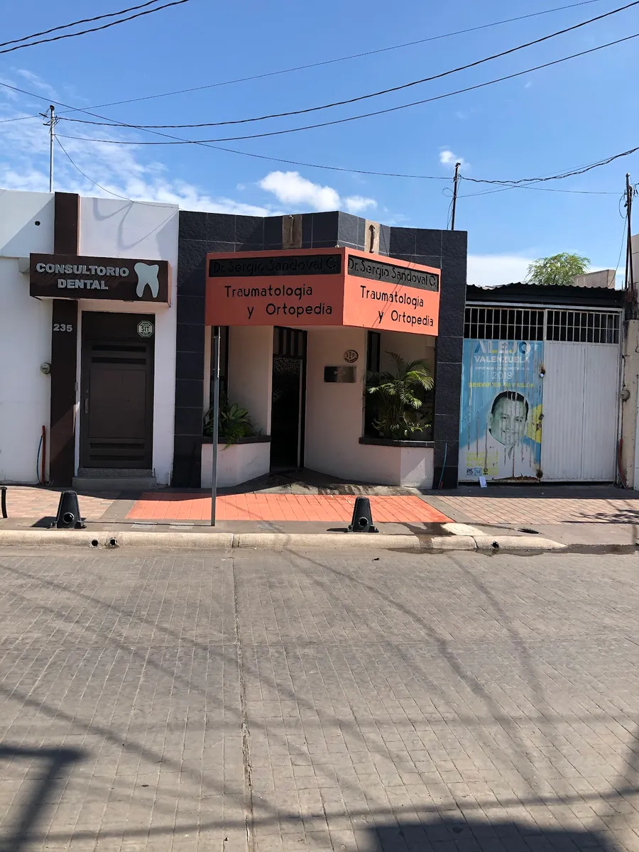 Foto 1 de Centro Médico Colón, por Isaac Corrales