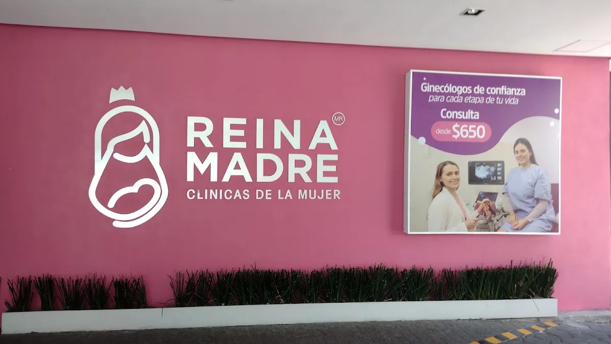 Foto 2 de Reina Madre Patriotismo, por Juan Uribe