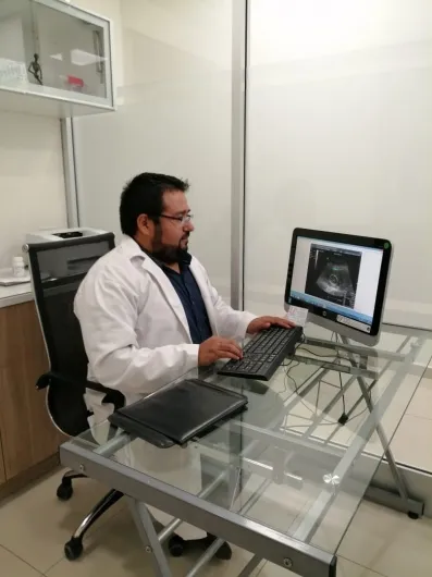 Foto 3 de Dr. Vidal Eduardo Esquer Rosas, por Dr. Vidal Eduardo Esquer Rosas, Ginecólogo