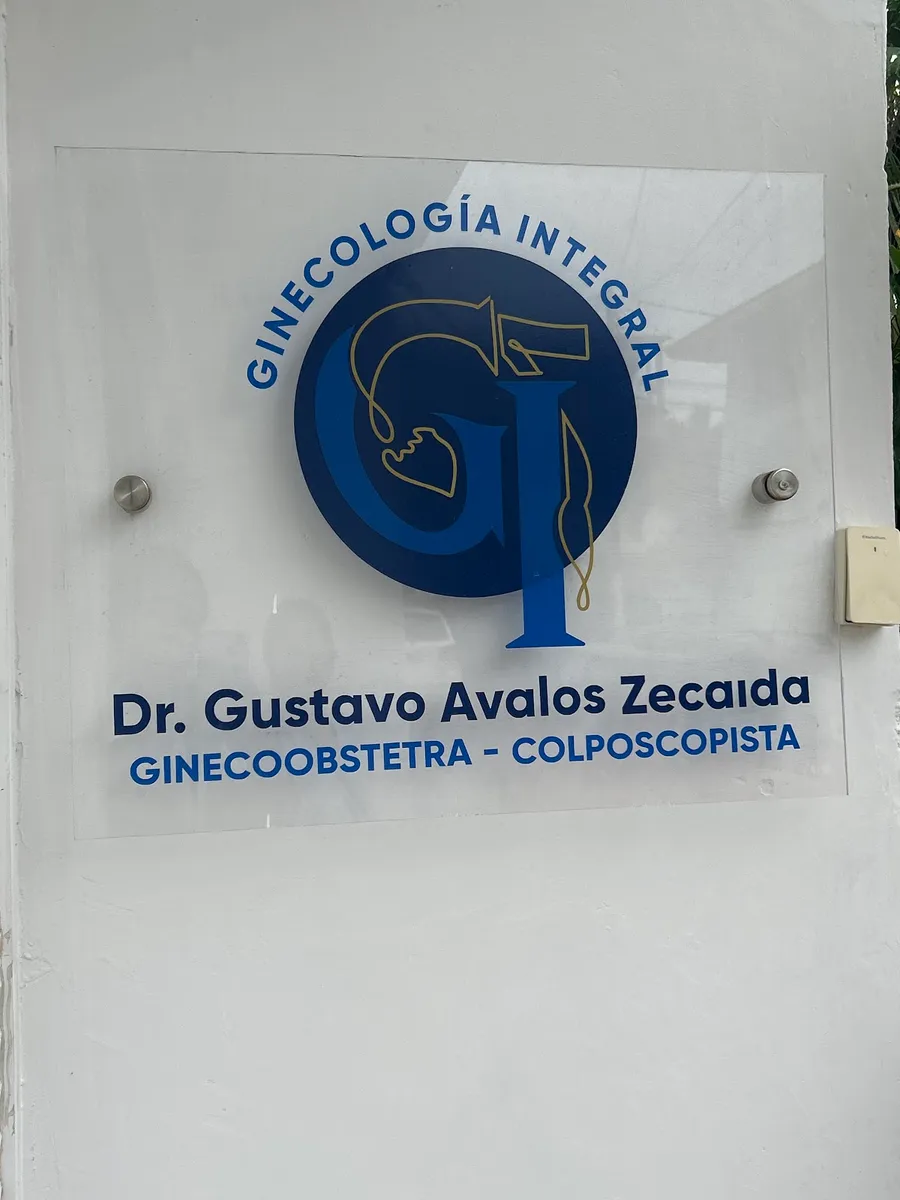 Foto 1 de Dr. Gustavo Avalos Zecaida, por Guadalupe P.A