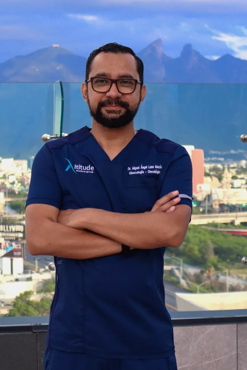 Foto 2 de Dr. Miguel Luna Oncólogo, por Dr. Miguel Luna Ginecólogo Oncólogo