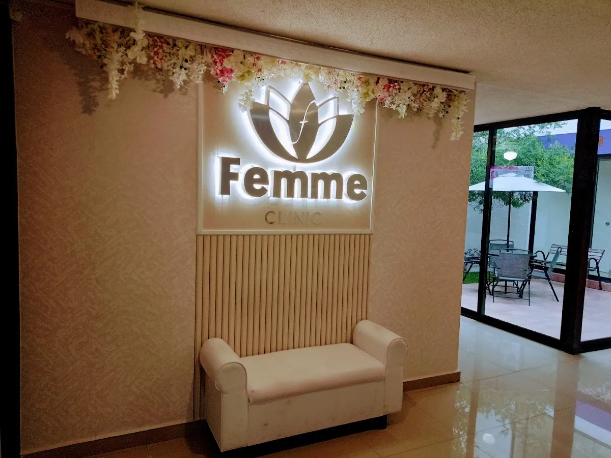Foto 2 de Femme Clinic, por Roberto Cortés