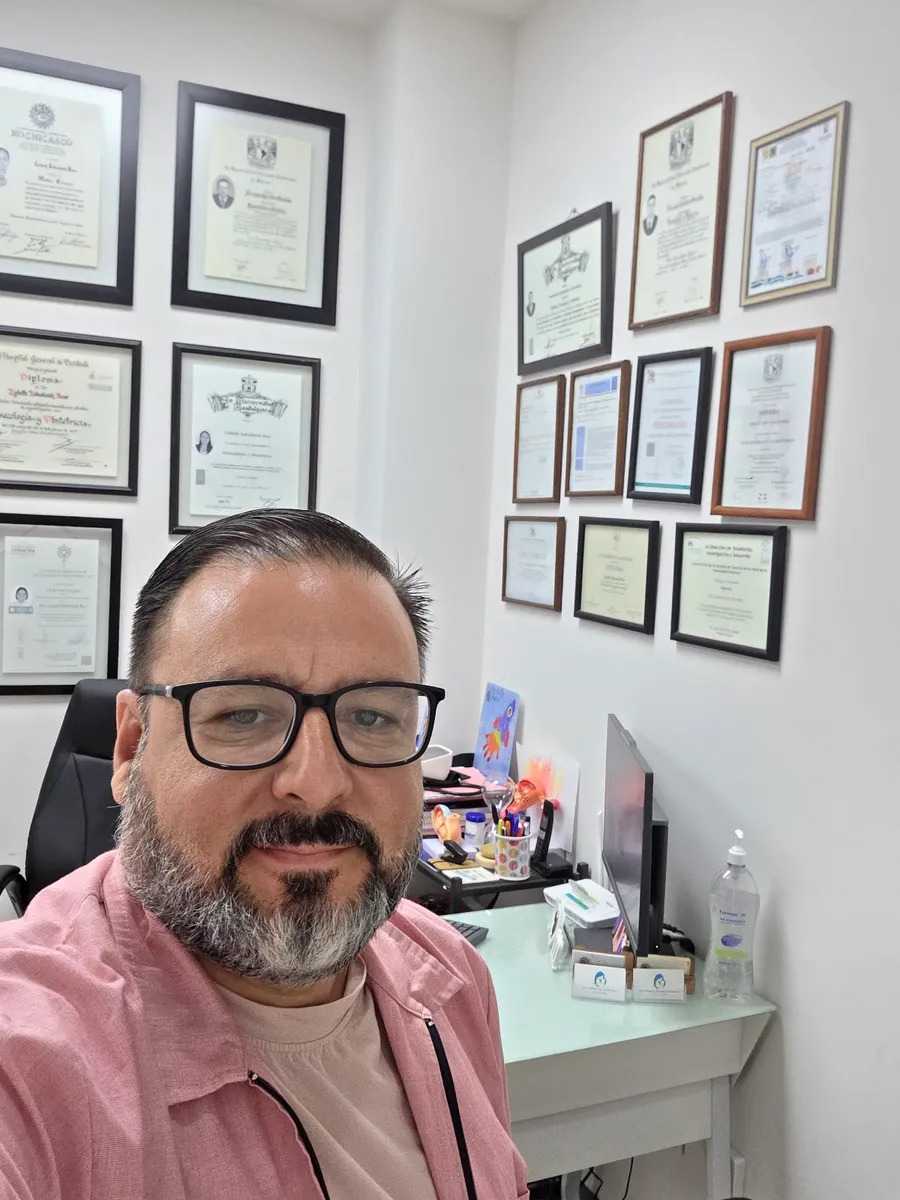 Foto 2 de Dr. y Uroginecólogo. Fernando Quintero., por Fernando Quintero. Ginecólogo y Uroginecólogo.