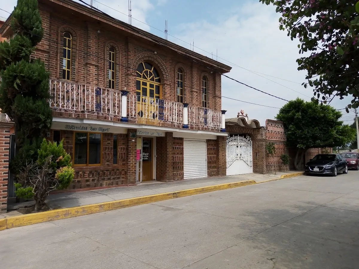 Foto 1 de Dr. Clínica de maternidad ayala, por Arturo Barrera Alvarado