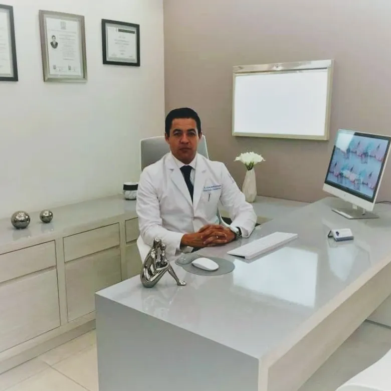 Foto 1 de Dr. Alonso Martínez Ayala, por Dr. Alonso Martínez Ayala Ginecólogo