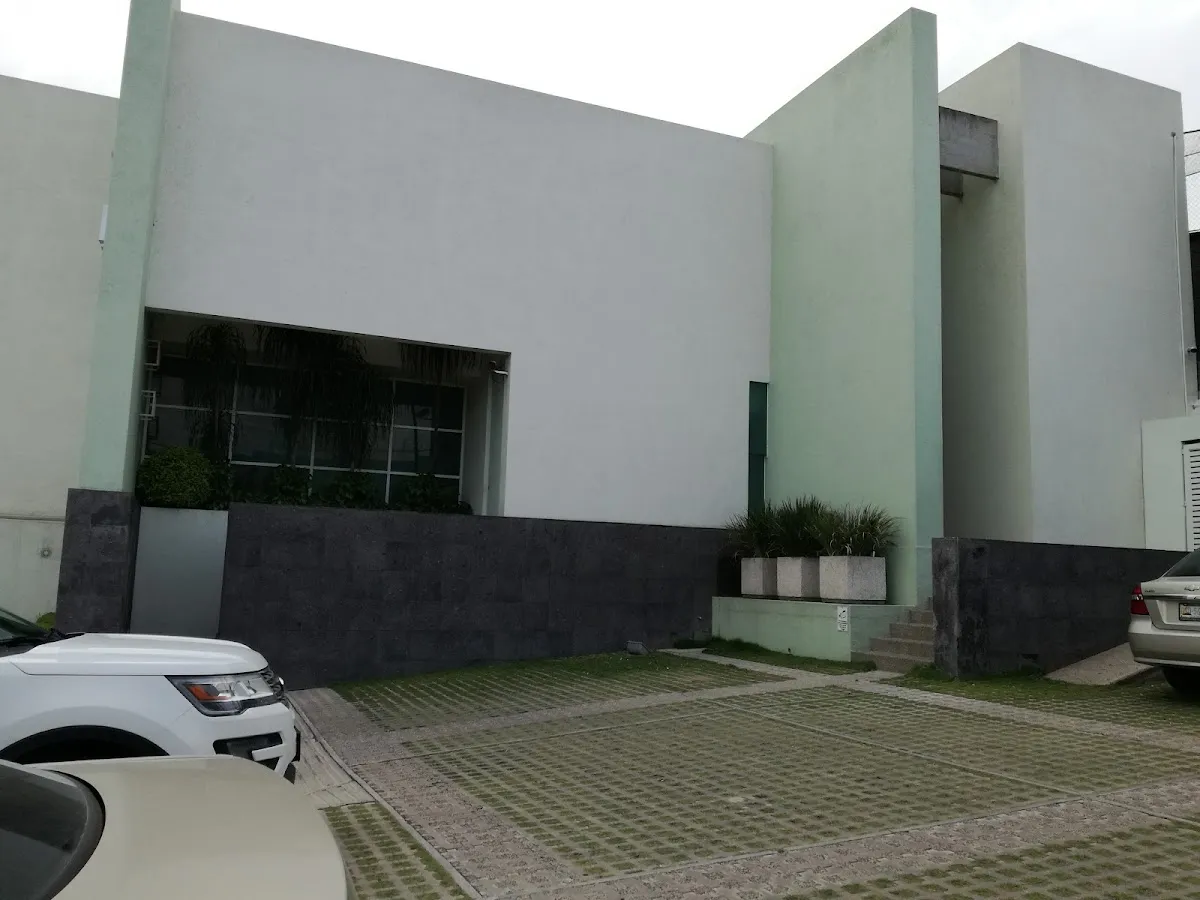 Foto 4 de Dr. Miguel Francis Moreno Gloggner, por Mir Bo