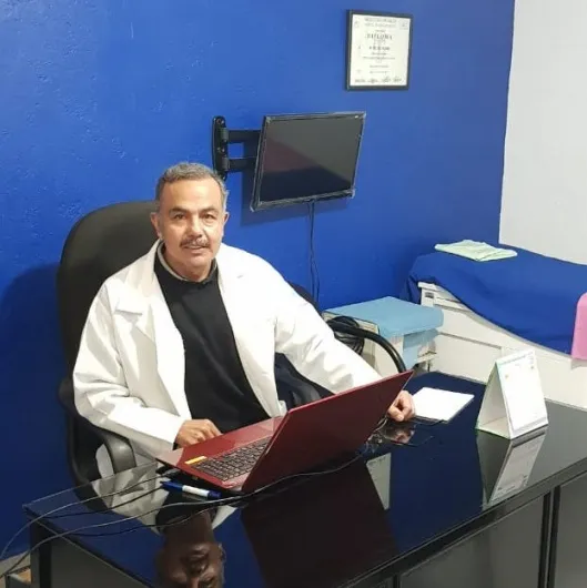 Foto 3 de Dr. Cruz Lopez Villaverde, por Dr. Cruz Lopez Villaverde, Ginecólogo