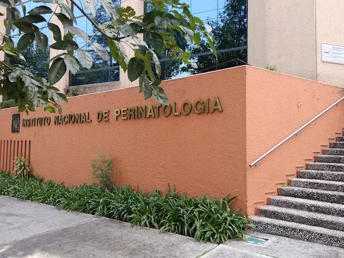 Foto 1 de Dra. Claudia Holguin, por centro de atención de embarazo de alto riesgo