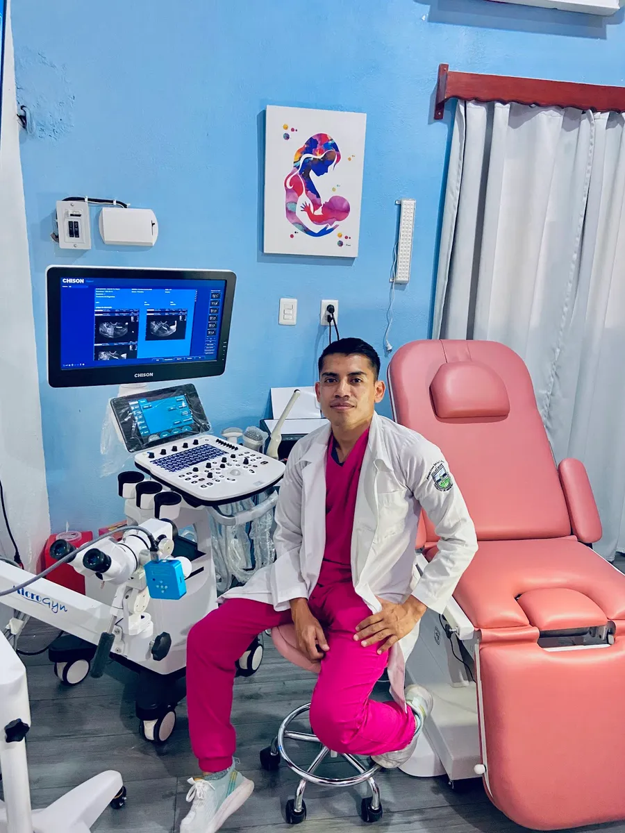 Foto 3 de Dr. Jovany Velazquez Ruiz, por Dr. Jovany Velazquez Ruiz, Ginecólogo