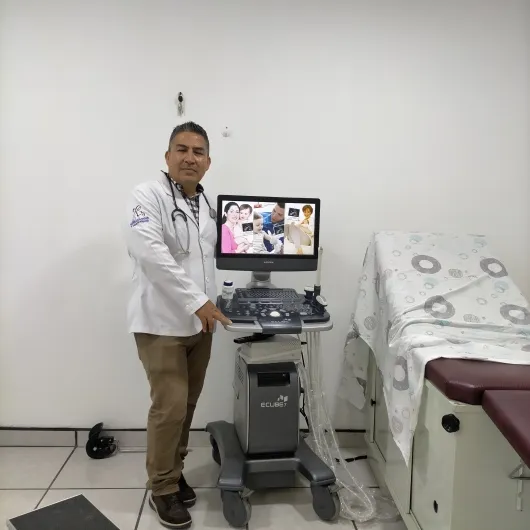 Foto 1 de Dr. Raymundo Sánchez Román, por Dr. Raymundo Sánchez Román, Ginecólogo