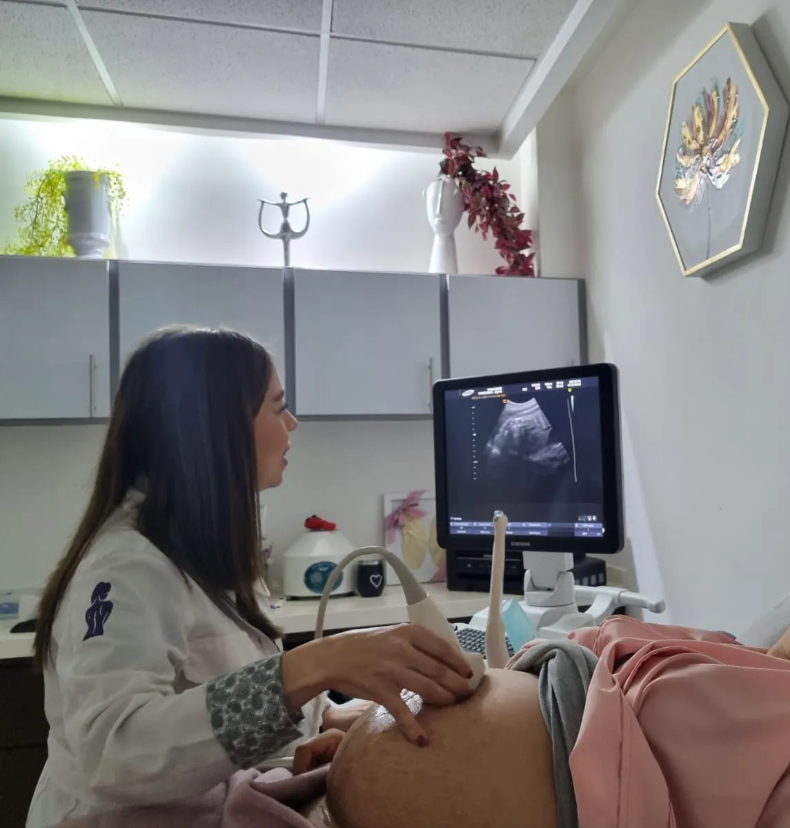 Foto 1 de Dra. Alejandra Martínez Valle, por Dra. Alejandra Martínez Valle - Ginecología Urológica y Estética