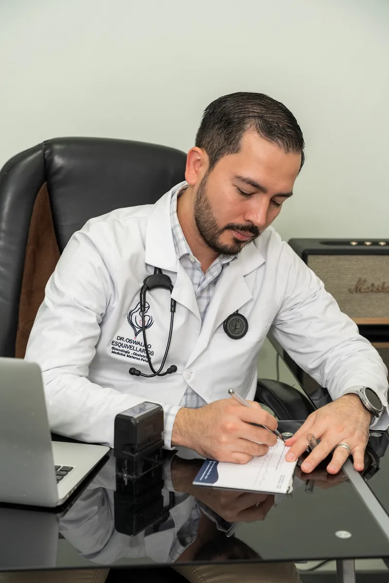 Foto 4 de Dr. Oswaldo Esquivel Larios, por Dr Oswaldo Esquivel Larios